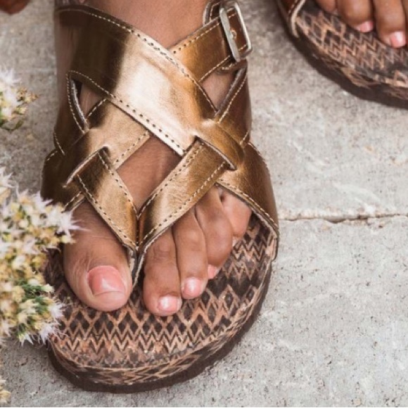 NWT Muk Luks Bronze Geometric Shayna Terra Turf Suede Sandals Woman’s Size 6 - Picture 6 of 7